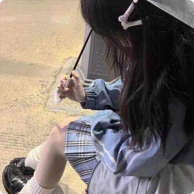 驼背人与舞女